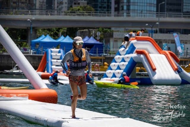 240825_Splash_Fox-18