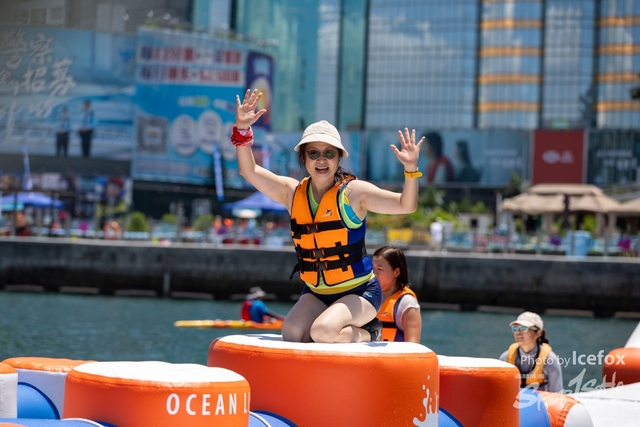 240825_Splash_Fox-20