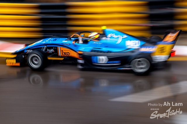 Z8A_1115