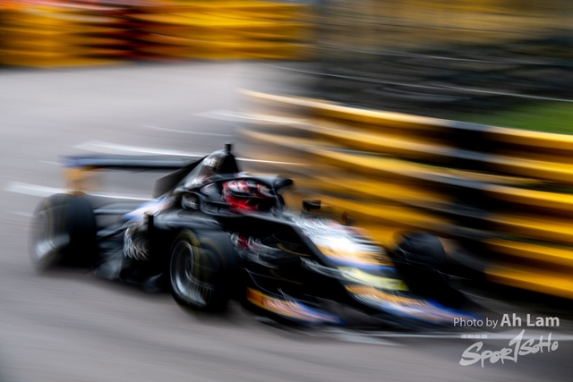 Z8A_6403