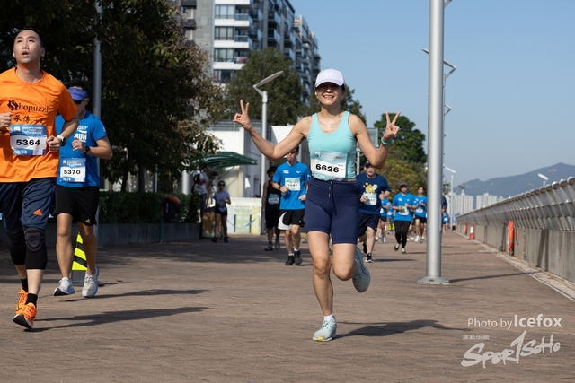 241201_Pocari_2Gun-879