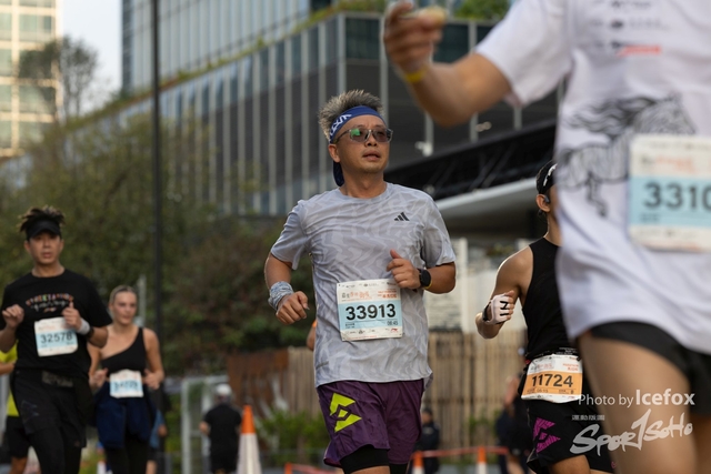241208_Street_0801-306