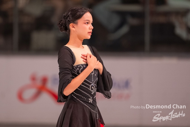 20241116 Ice Skating A1 1 DA101210-2