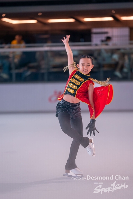 20241116 Ice Skating A9 1 _DA91609-2