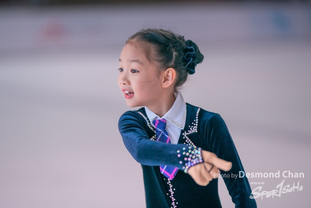 20241116 Ice Skating A9 1 _DA98338-2