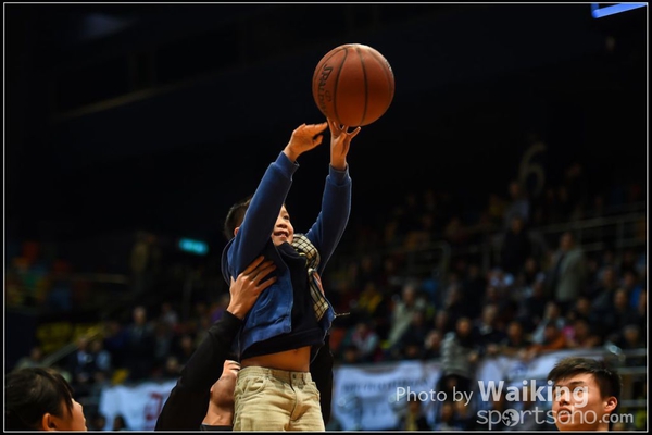 150201 Basketball - 0106