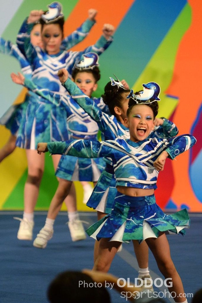 Cheering Team (112)