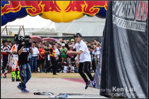 150404Xfighters1041