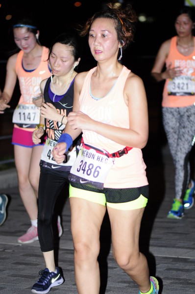 nike10k438