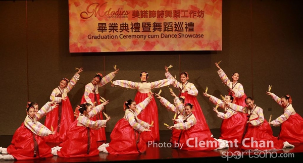 Moledies Dance_379_1
