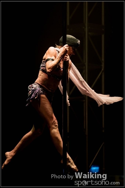 2015-11-27 Pole Dance 0056