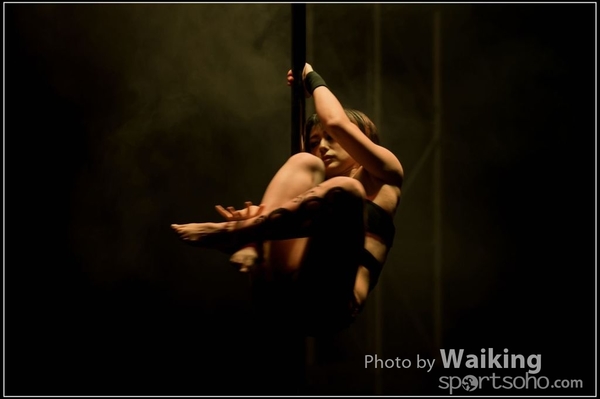 2015-11-27 Pole Dance 0315
