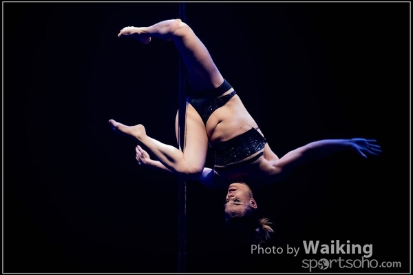 2015-11-27 Pole Dance 0374