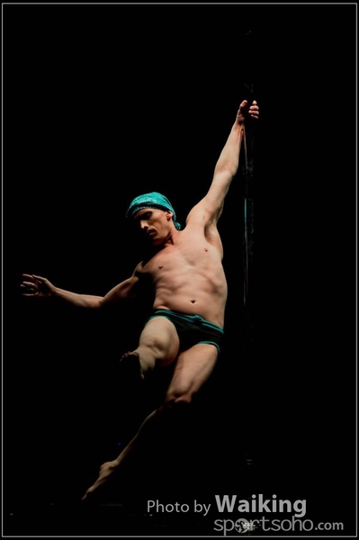 2015-11-27 Pole Dance 0435