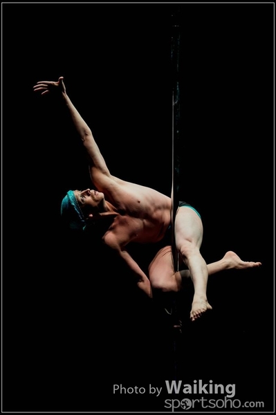 2015-11-27 Pole Dance 0438