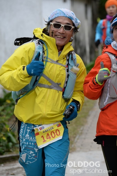 HK100 (1065)