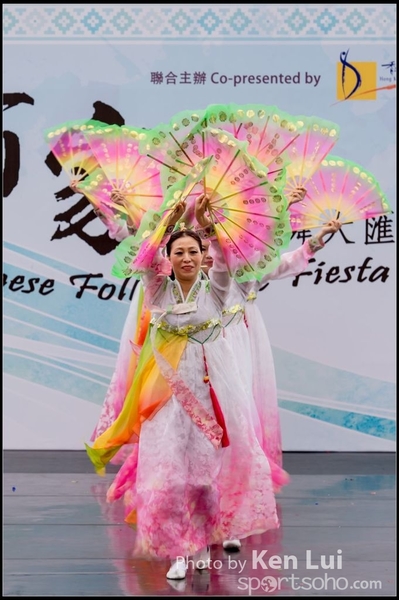 425Folk Dance