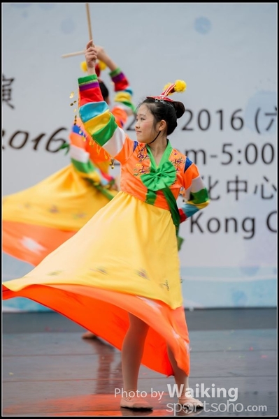 195 Chinese Folk Dance
