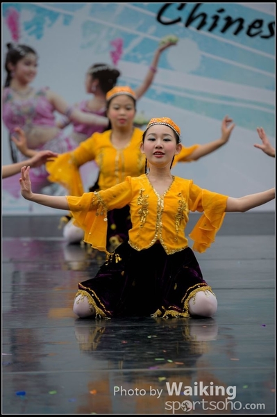 372 Chinese Folk Dance