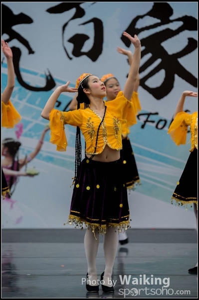 373 Chinese Folk Dance
