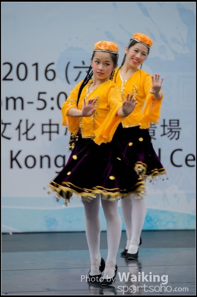 376 Chinese Folk Dance