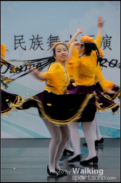 382 Chinese Folk Dance