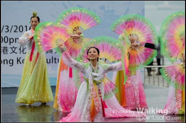 386 Chinese Folk Dance