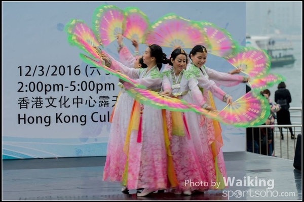 392 Chinese Folk Dance