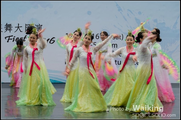 395 Chinese Folk Dance