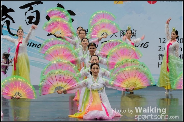 402 Chinese Folk Dance