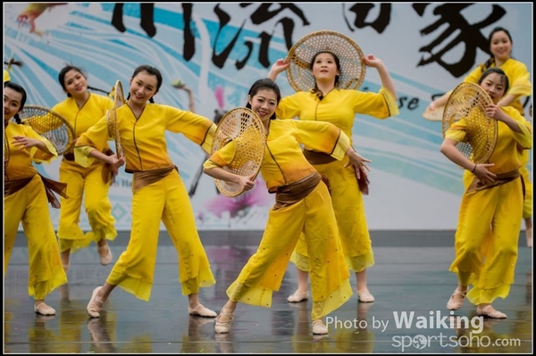 425 Chinese Folk Dance