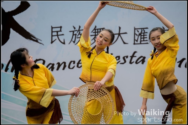 429 Chinese Folk Dance