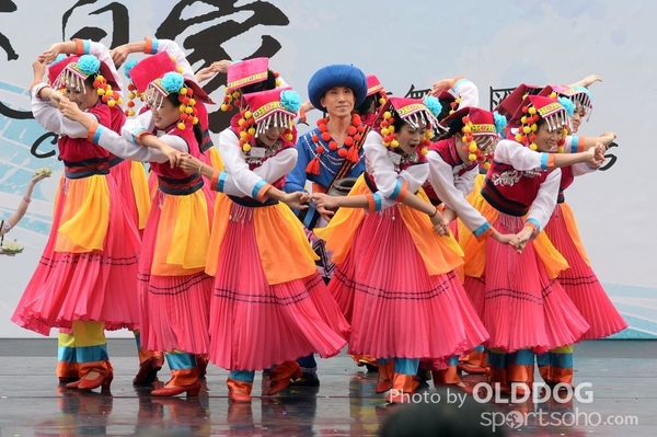 Folk Dance (107)