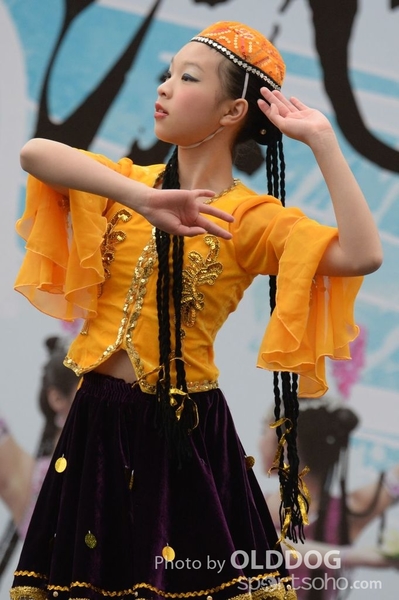 Folk Dance (401)
