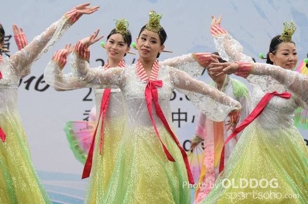Folk Dance (429)