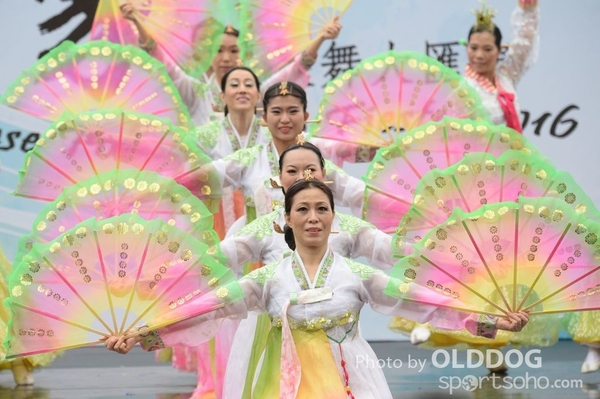 Folk Dance (440)