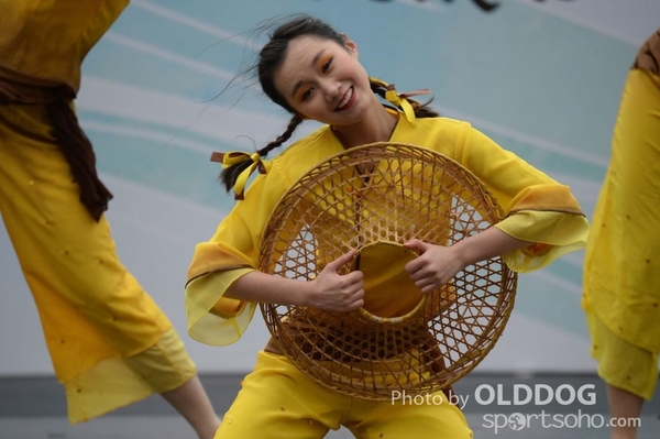 Folk Dance (469)