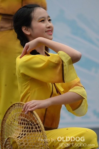 Folk Dance (473)