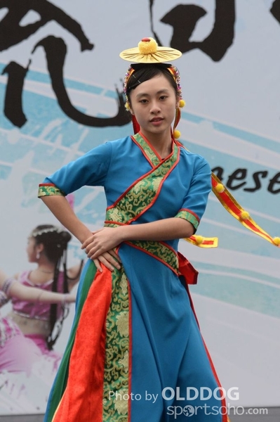 Folk Dance (476)