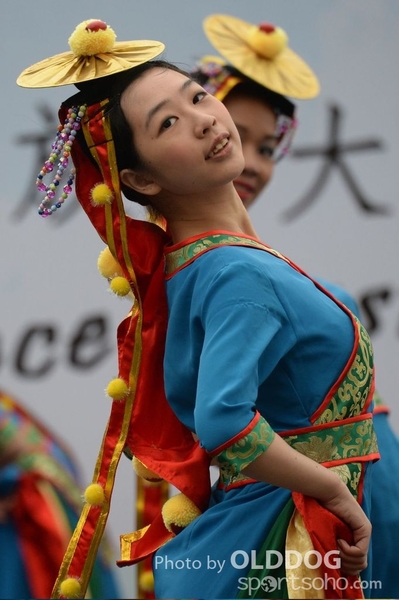 Folk Dance (483)