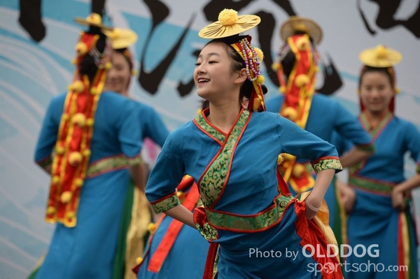 Folk Dance (491)