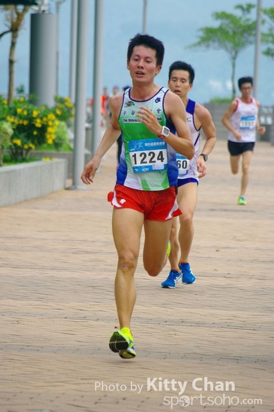SG202104