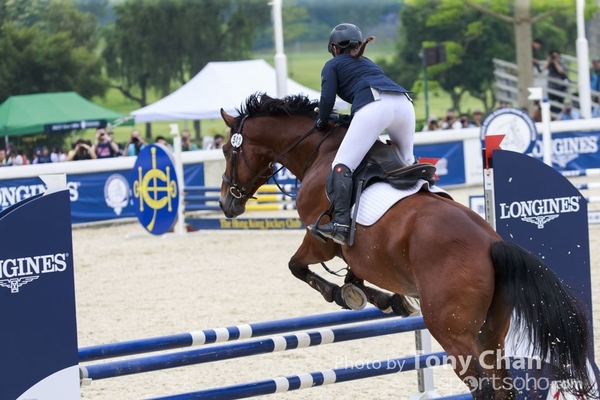 LonginesJumping_003