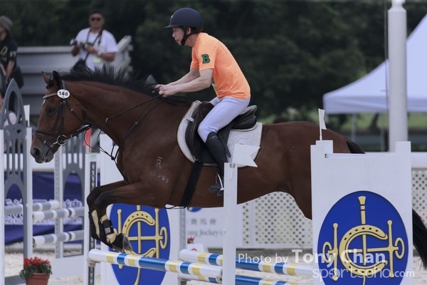 LonginesJumping_172