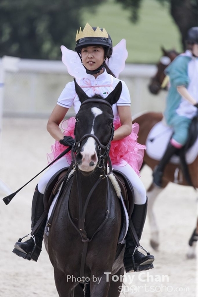 LonginesJumping_203