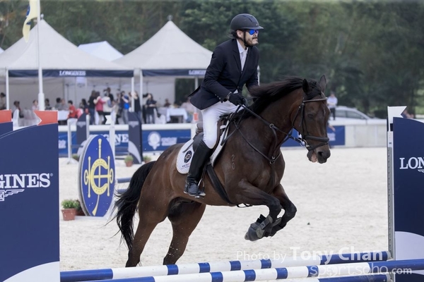 LonginesJumping_252