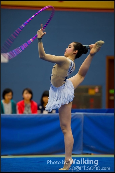 2016-04-24 Gymnastics - Hoop 0111