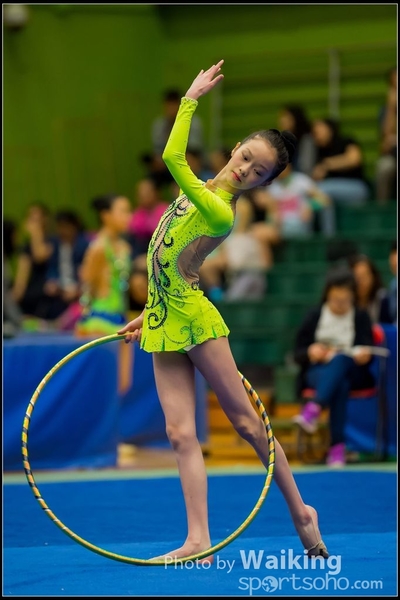 2016-04-24 Gymnastics - Hoop 0170