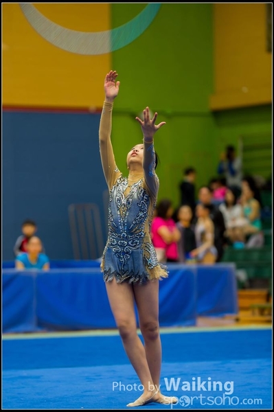 2016-04-24 Gymnastics - Hoop 0200