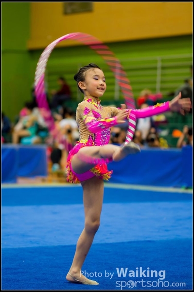 2016-04-24 Gymnastics - Hoop 0215
